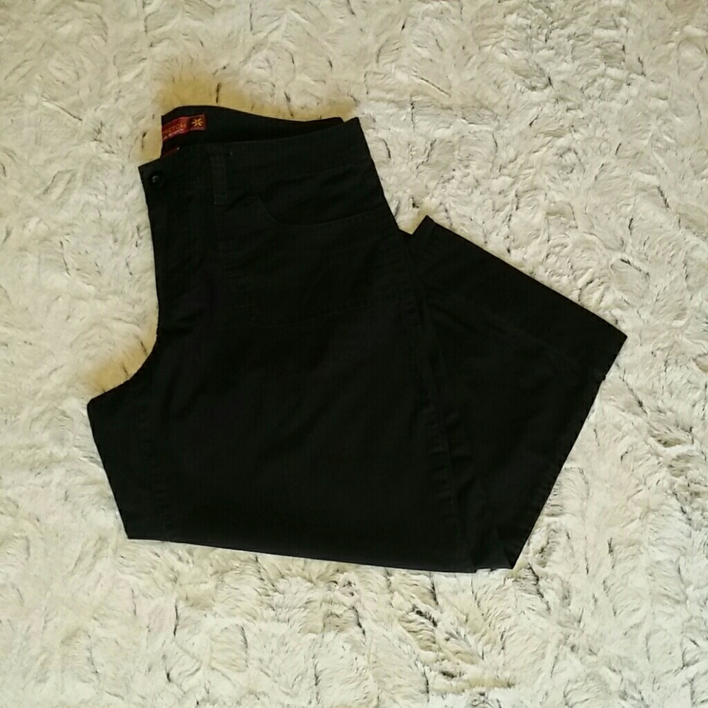 Black capris - Picture 4 of 4